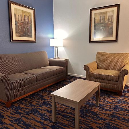 Baymont By Wyndham Indianapolis Northwest Hotel Exterior photo