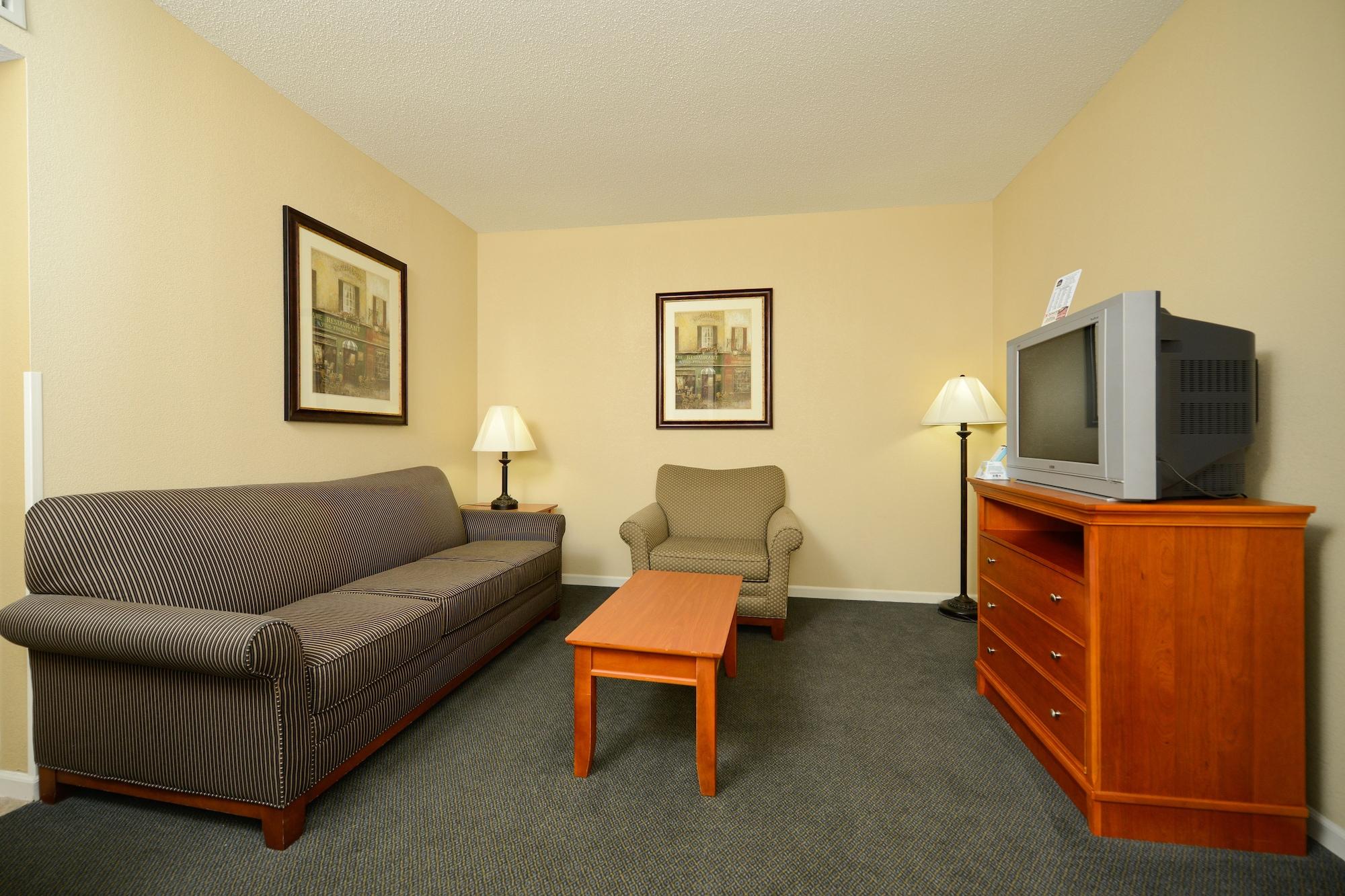 Baymont By Wyndham Indianapolis Northwest Hotel Exterior photo