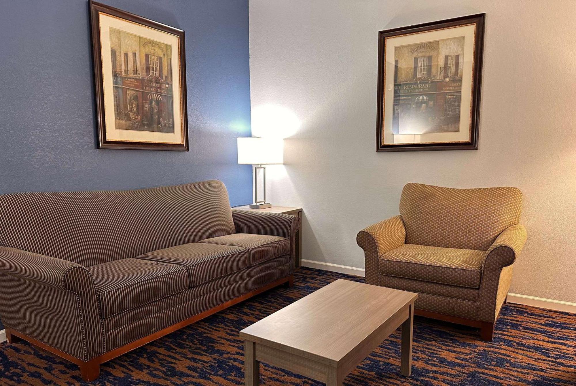 Baymont By Wyndham Indianapolis Northwest Hotel Exterior photo
