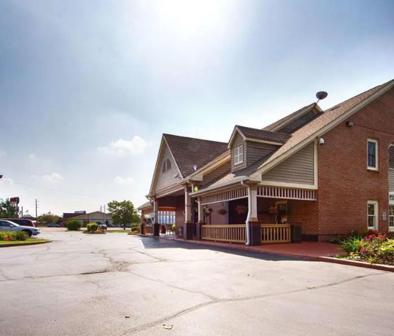 Baymont By Wyndham Indianapolis Northwest Hotel Exterior photo