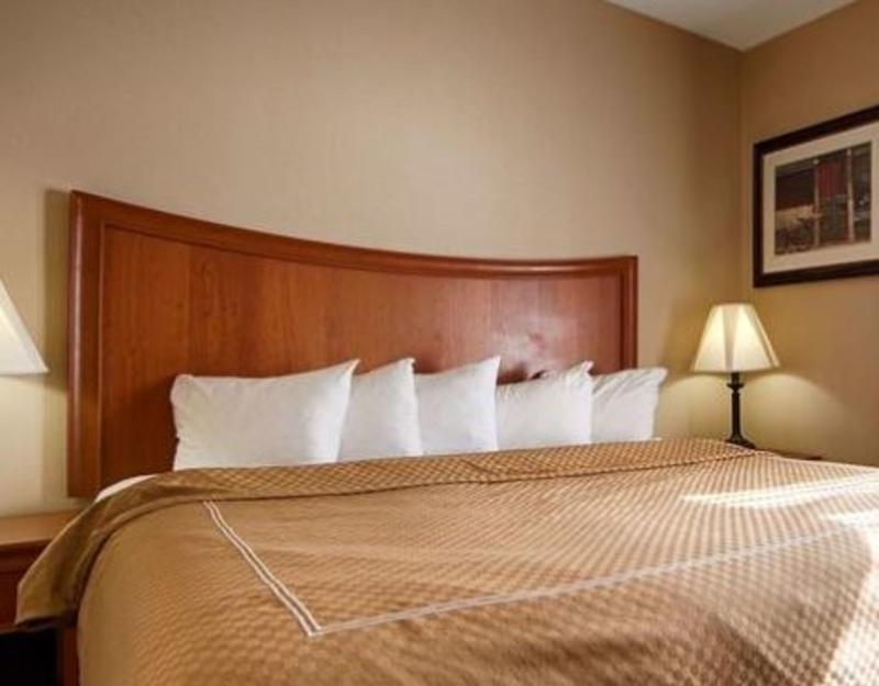 Baymont By Wyndham Indianapolis Northwest Hotel Exterior photo